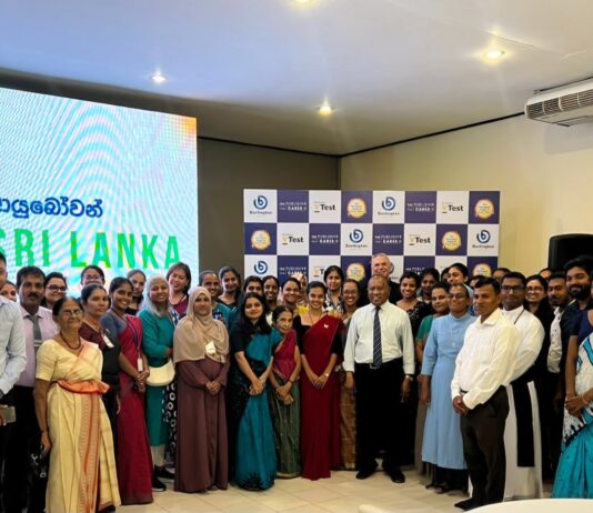 Burlington English, ශ්රී ලංකාවේ ගුරුවරුන් 50,000 ක් හා සිසුන් 500,000 ක් ඉංග්රීසි භාෂාවෙන් සවිබල ගැන්වීමට කටයුතු කරයි